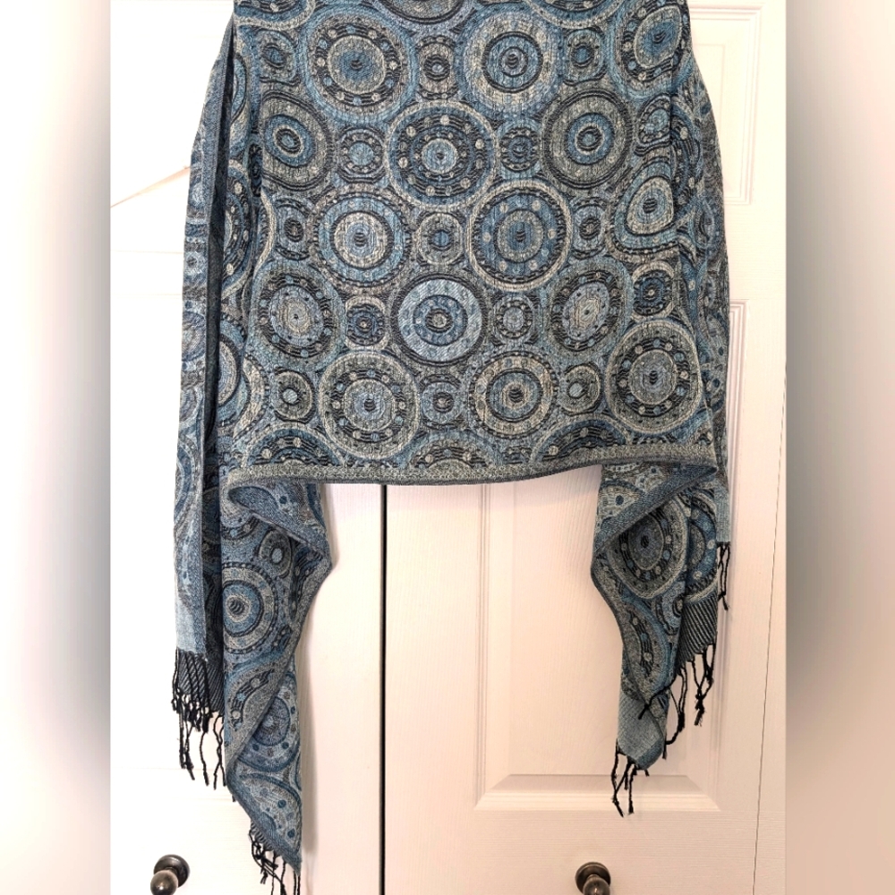Pashmina Blue and Black Patterned Scarf